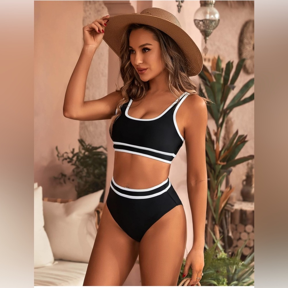 BMJL Black and White Women's Bikini Set size small